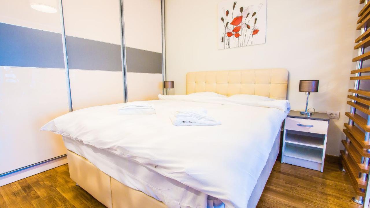 Apartament Luxury Mall Area Bucureşti
